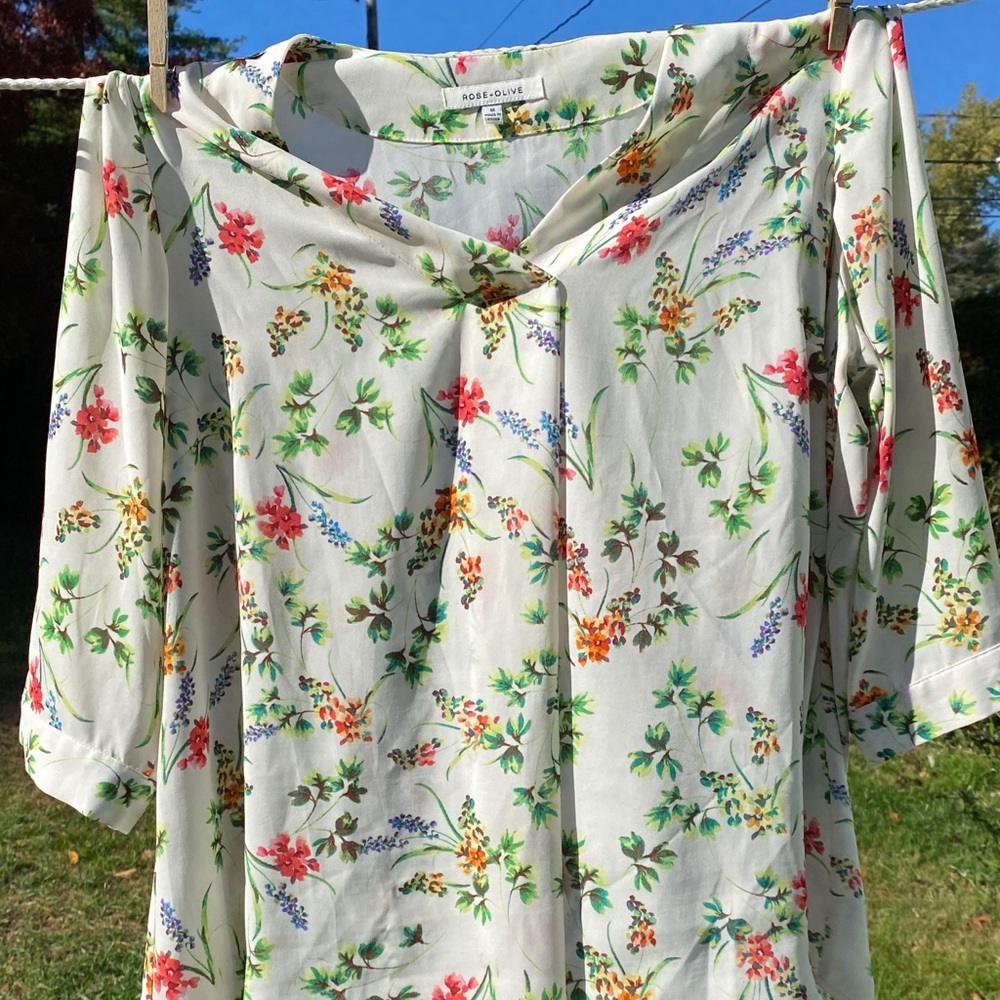 Flowy floral blouse